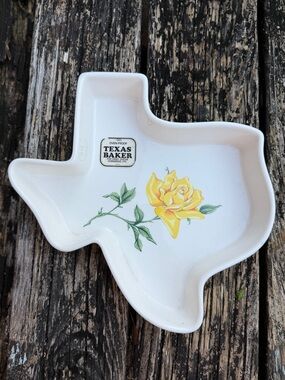 Vintage OCI Yellow Rose of Texas Oven-Proof Texas-Shaped Ceramic Texas Baker F5